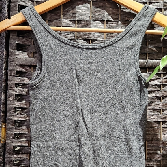 🐞3/33🐞 mossimo Tank top - Picture 2 of 3